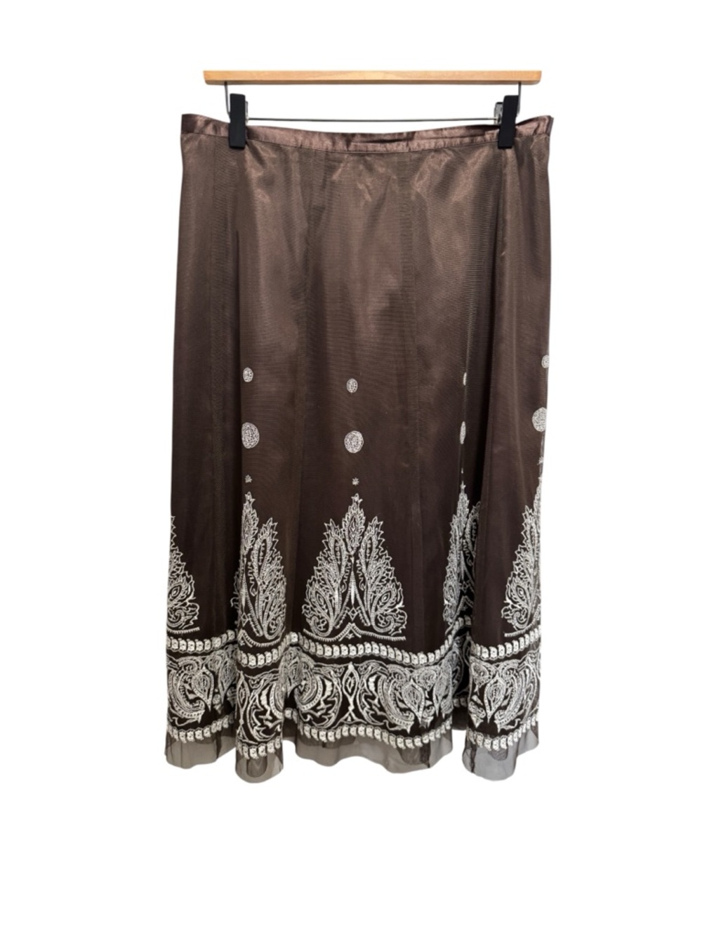 Nygard Collection Brown With White Embroidered Overlay Size 10